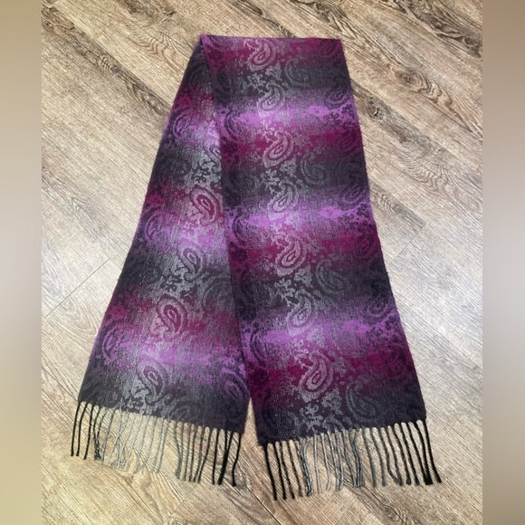 Steve Madden Made in Italy Ombré Paisley Purple Gray Soft Scarf One Size - Picture 5 of 6